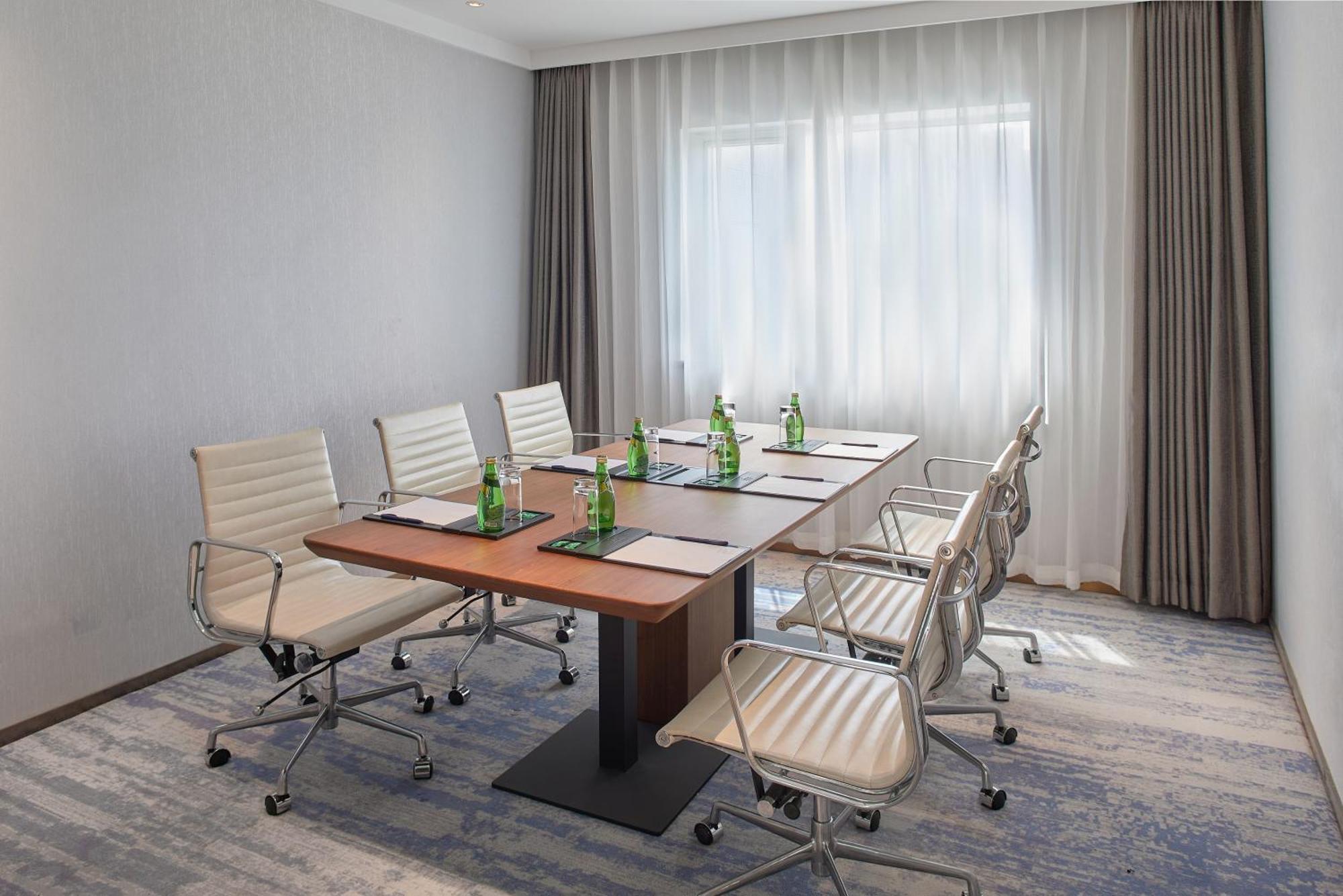 Park Plaza Beijing Science Park Hotel Bagian luar foto